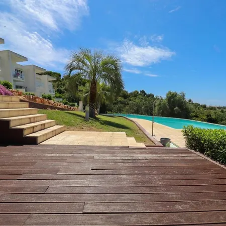 Lovelystay - Divine 3bdr Duplex House W/ Pool & Garden Patroves