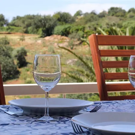Lovelystay - Divine 3bdr Duplex House W/ Pool & Garden Patroves