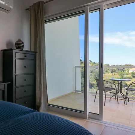 Holiday home Lovelystay - Divine 3bdr Duplex House W/ Pool & Garden