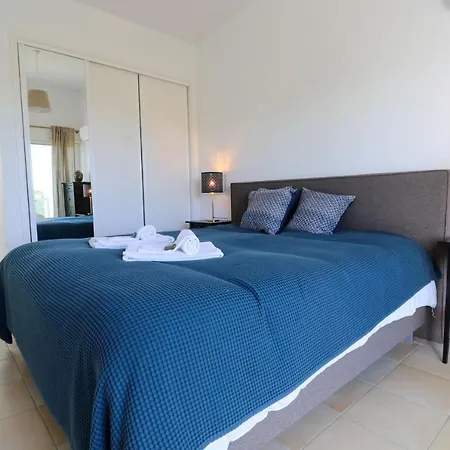 Lovelystay - Divine 3bdr Duplex House W/ Pool & Garden Holiday home Patroves