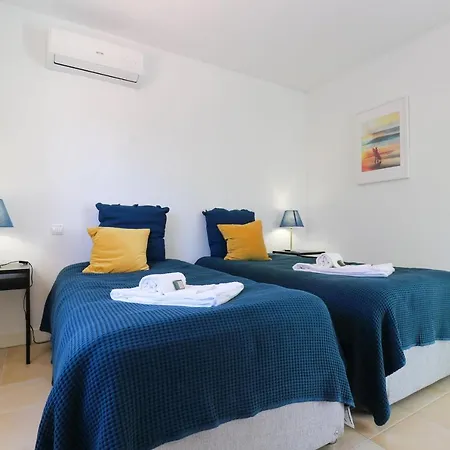 Lovelystay - Divine 3bdr Duplex House W/ Pool & Garden Holiday home *