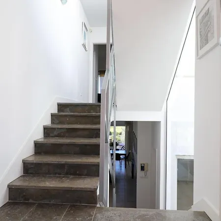 Lovelystay - Divine 3bdr Duplex House W/ Pool & Garden Holiday home Patroves
